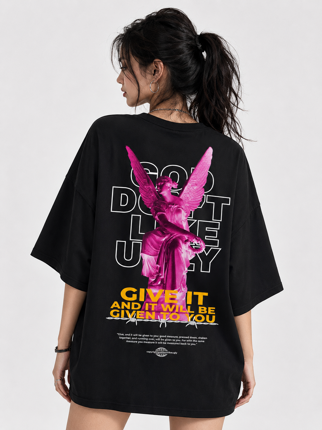 A bold reminder that generosity always comes full circle. Premium oversized fit with a statement angel graphic designed to inspire. ✨